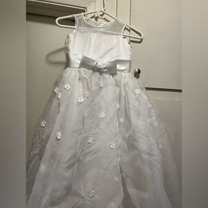 Elegant White Sleeveless Kids Dress